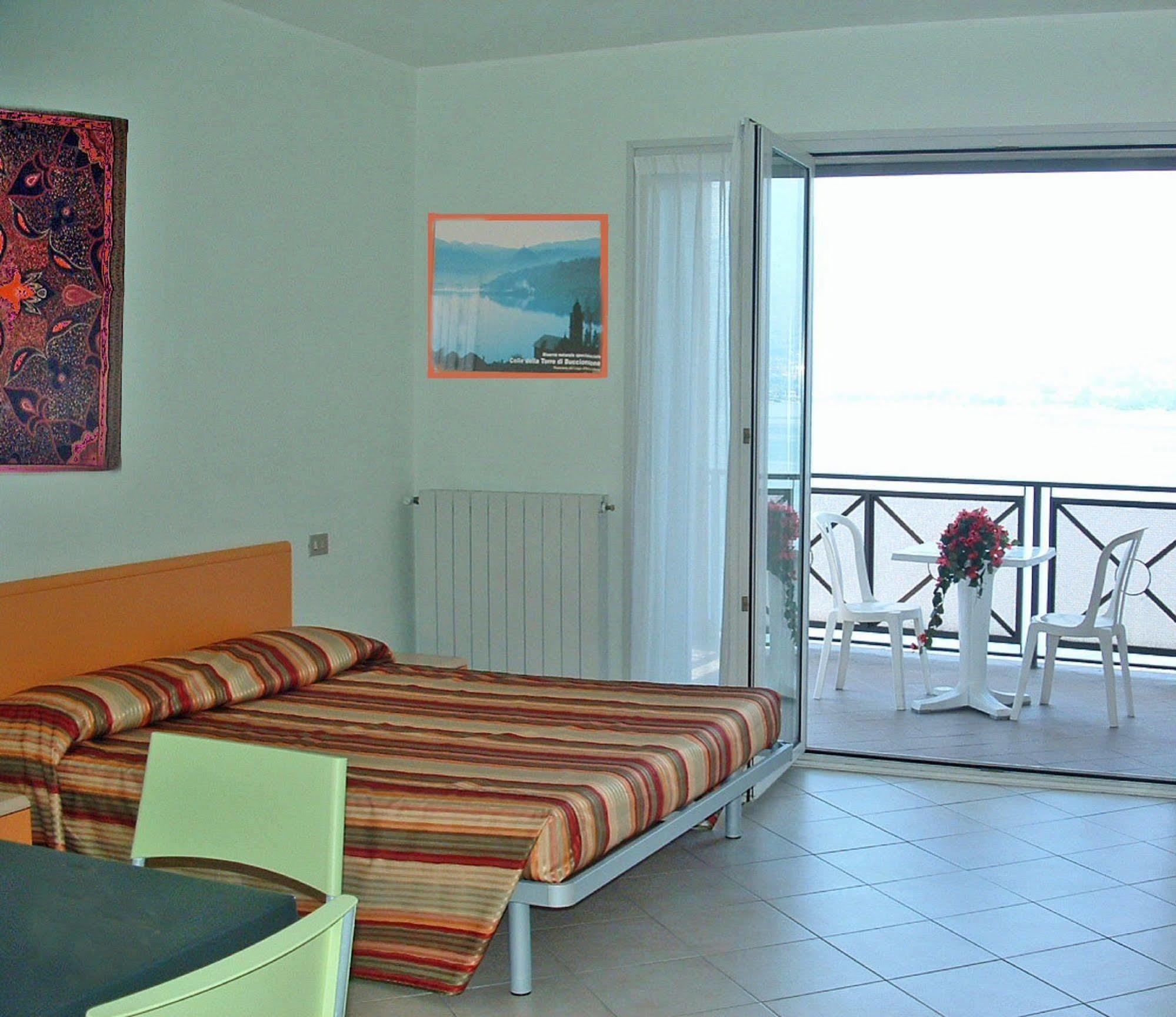 Residence Tre Ponti Verbania Buitenkant foto