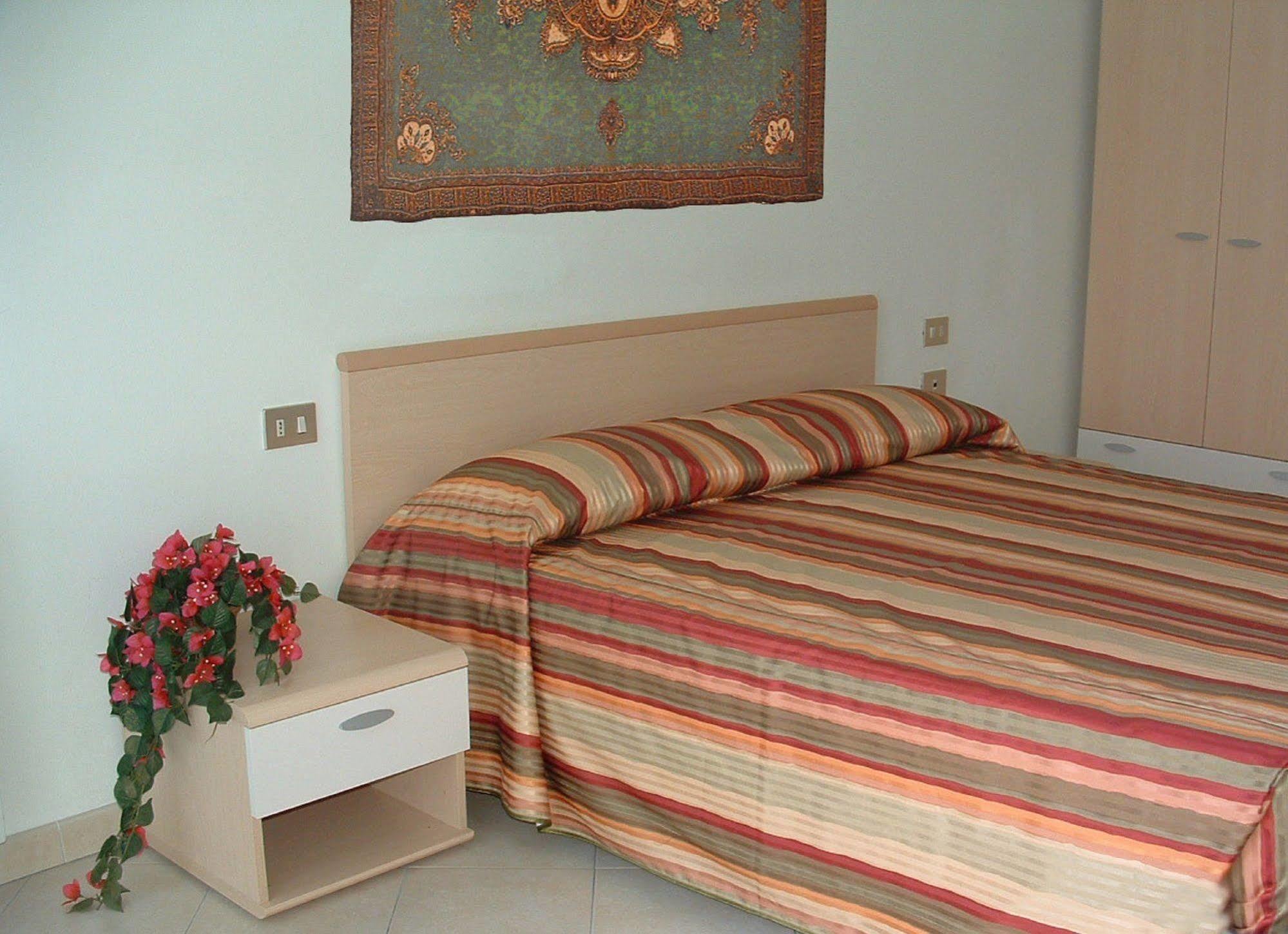 Residence Tre Ponti Verbania Buitenkant foto