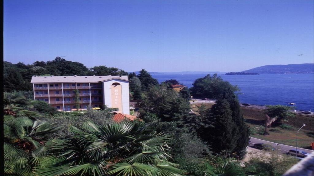 Residence Tre Ponti Verbania Buitenkant foto
